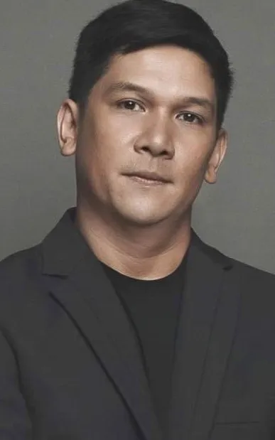 Mark Escueta