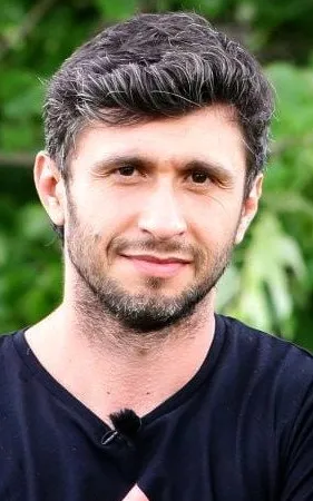 Dragoș Bucur