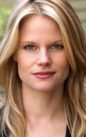 Joelle Carter