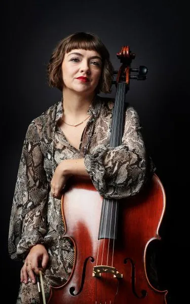 Neyla Pekarek