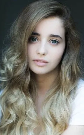 Holly Earl