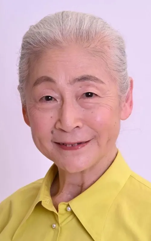 Natsue Hyakumoto
