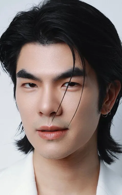 Phakphum Romsaithong