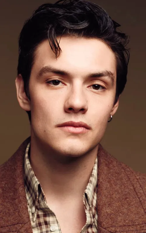 Louis Partridge