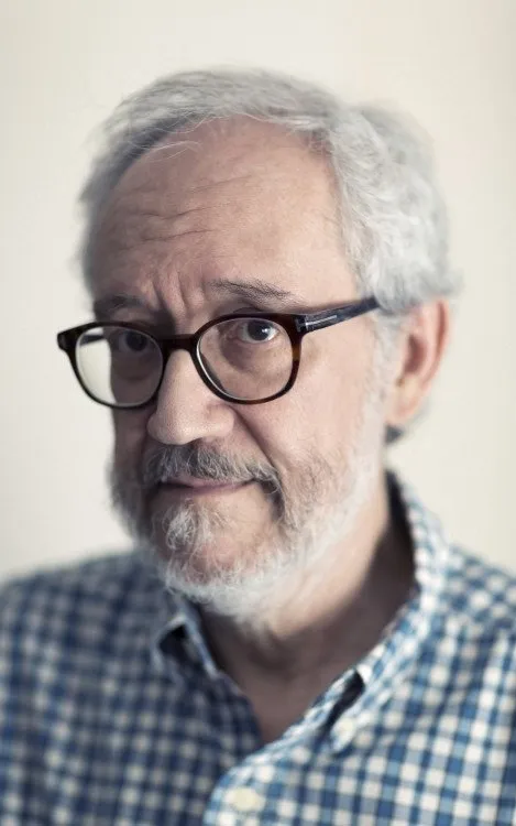 Emilio Martínez Lázaro