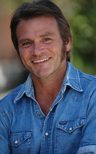 Douglas Bennett